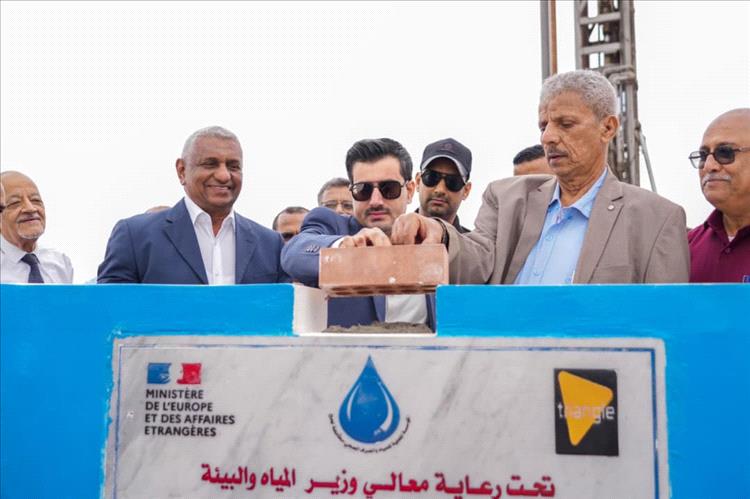 وضع حجر الأساس وتدشين العمل بمشروع حفر ثلاثة آبار عميقة في حقل مغرس ناجي بلحج