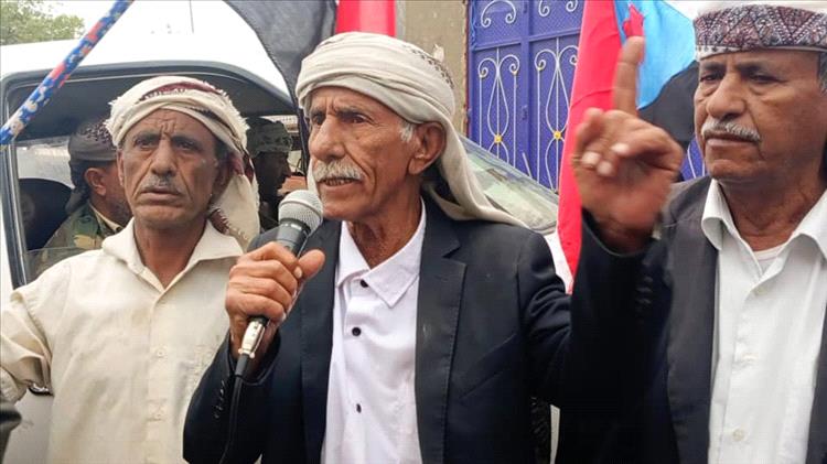 رئيس انتقالي مودية من مخيم الاعتصام بالمنطقة الوسطى بأبين يؤكد وقوف أبناء المنطقة الوسطى إلى جانب قواتنا الجنوبية