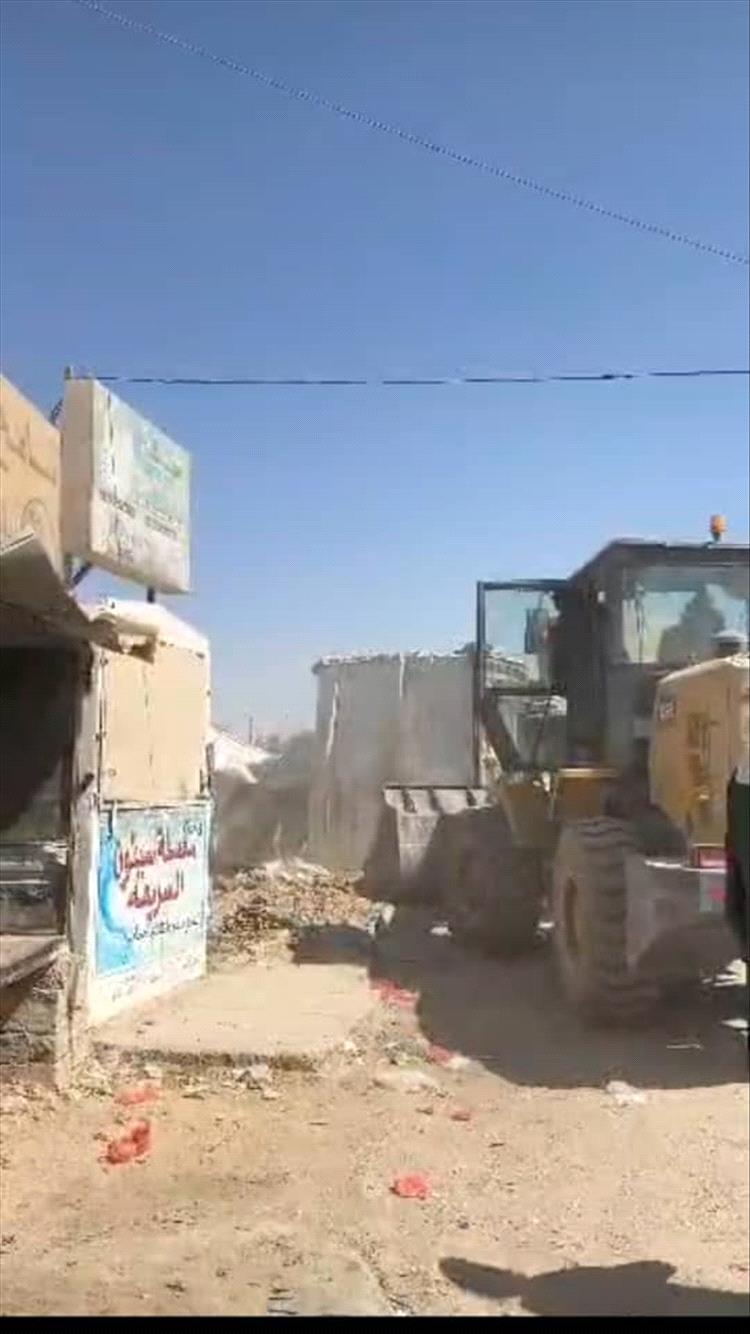 حملة ميدانية لإزالة العشوائيات وتنظيم المرور في مدينة سيئون