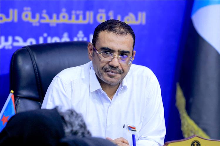 عاجل : رئيس إنتقالي وادي حضرموت: ما جرى اعتداء غاشم على حضرموت ونرفض إخراج الإمارات ونعتبر ما يحدث شأنًا جنوبيًا