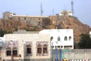 السلطة المحلية خنفر : نقطة الجباية قرب جسر "أبو شنب" المخزن  غير قانونية وتم إبلاغ قيادة السلطة المحلية أبين وقيادة أمن أبين بشأنها