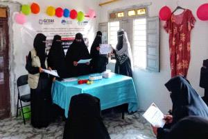 مؤسسة باقادر التنموية تختتم دورة تدريبية في مجال الخياطة والتطريز لـ 20 من النساء المعيلات بأبين.