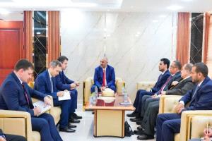 اللواء الزُبيدي يستقبل سفير روسيا الاتحادية لدى اليمن