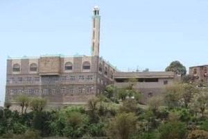 الحوثيون يحولون أماكن دور العبادة إلى ثكنات عسكرية