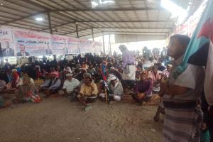 رئيس أنتقالي أبين في مخيم الاعتصام: الأرض أرضنا والقرار قرارنا ولا تراجع حتى إستعادة دولتنا الجنوبية