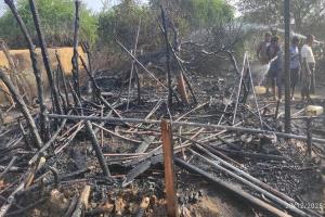 حريق يلتهم منزلين نازحين في حجة