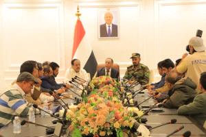 مأرب: وزير الصناعة يترأس اجتماع لجنة الاصلاحات السعرية ويزور عددا من المصانع