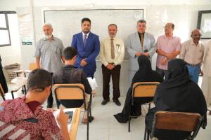 كلشات يدشّن الامتحانات النهائية للفصل الدراسي الأول في كليات جامعة المهرة للعام الجامعي 2025 – 2026م