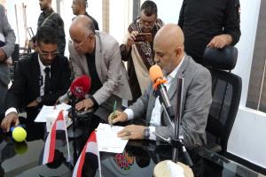 محافظ تعز يؤكد على دور المجموعة الصناعية التجارية للشيباني كنموذج للشراكة الفاعلة في التنمية