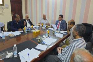 بحضور رئيس الجامعة.. كلية الطب تناقش تحديث برنامجها