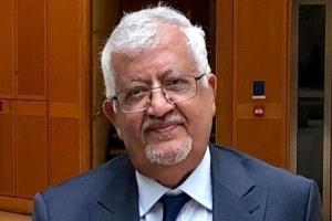ياسين سعيد نعمان ينتقد النخب اليمنية: الهروب من المسؤولية وصناعة الضحية يدفع البلاد نحو صراعات لا تنتهي