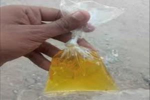 مواطنون يشترون الزيت بالملليلتر.. مشاهد من بقالة تكشف عمق الأزمة المعيشية