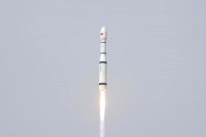 الصين تطلق قمراً اصطناعياً جديداً للاستشعار عن بعد