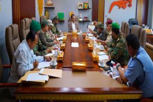اللجنة الأمنية في محافظة عدن تناقش الوضع الأمني وتقر إجراءات لضبط المركبات وتعزيز الجاهزية