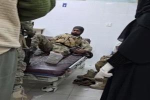 مسلحون يهاجمون نقاطًا عسكرية شرق الشحر واشتباكات عنيفة