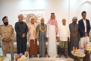 الوفد السعودي يلتقي قيادات حضرموت في اجتماع حاسم لتعزيز التهدئة وتمكين القوات الحضرمية