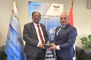 رئيس هيئة الطيران يبحث مع رئيس الأكاديمية المصرية للطيران تعزيز التعاون بمجالات التدريب والتأهيل