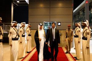 عضو مجلس القيادة الرئاسي الدكتور عبدالله العليمي يصل الدوحة