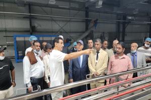 نائب وزير الصناعة يتفقد سير العمل التجاري والصناعي بسقطرى