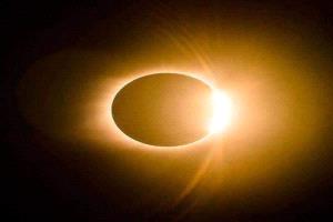 بينها اليمن.. أطول كسوف شمسي يغمر سماء دول عربية في هذا الموعد