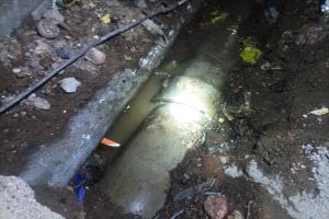 حادثة خطيرة في التواهي.. تخريب متعمد لشبكات الصرف الصحي يهدد الخدمات الأساسية