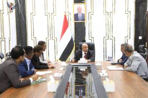 المحافظ الخنبشي يؤكد أهمية الحفاظ على وحدة حضرموت وتوفير الخدمات الأساسية للمواطنين