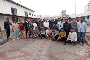 طلبة كلية الحقوق - جامعة عدن -  ينفذون نزولًا ميدانيًّا إلى إصلاحيةِ السجنِ المركزي