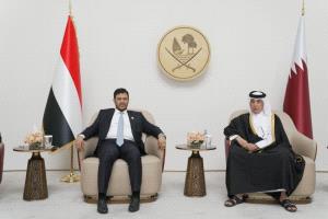 عضو مجلس القيادة الرئاسي الدكتور عبدالله العليمي يغادر الدوحة