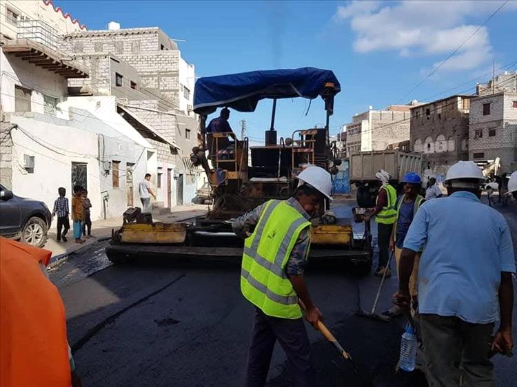 دعوات لإيقاف تنفيذ المشاريع في عدن بالأمر المباشر ومطالبات بعودة نظام المناقصات لضمان الشفافية
