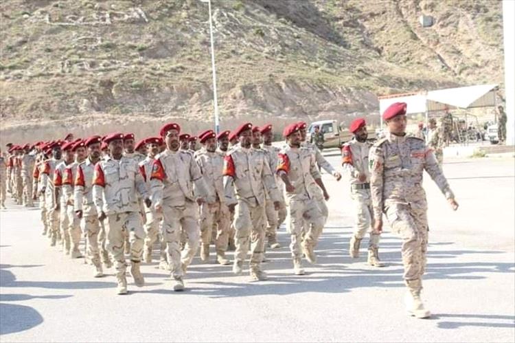 ضباط وأفراد المنطقة العسكرية الثانية يناشدون الحكومة بسرعة صرف رواتبهم المتأخرة
