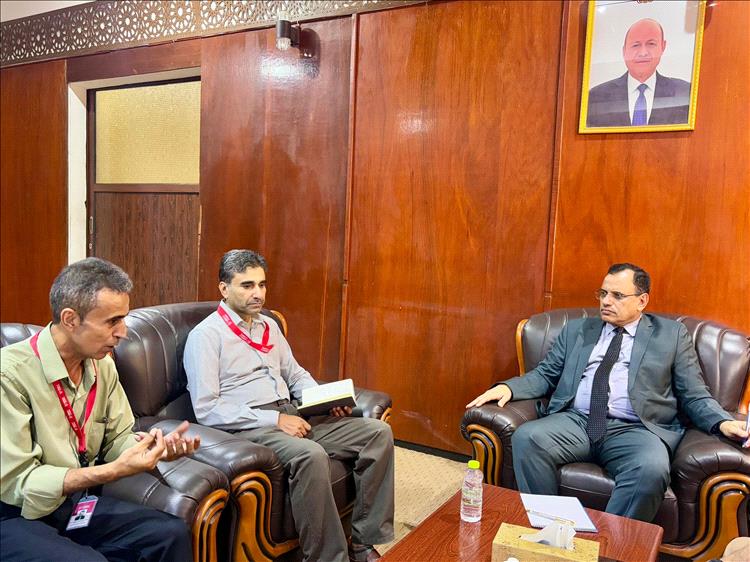 الوزير السقطري يبحث مع المدير القطري لمنظمة "MercyCorps" التعاون المشترك