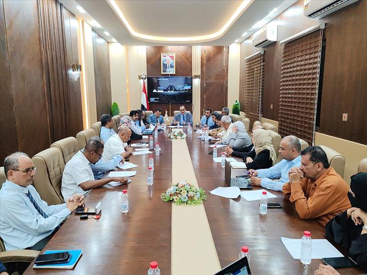 وزير الصحة يترأس اجتماعين لمناقشة الوضع الوبائي الراهن ومستوى أداء القطاعات الصحية