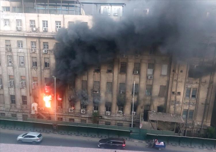 مصر تعلن صرف مليون و100 ألف جنيه لأسرة كل ضحية في حريق سنترال رمسيس