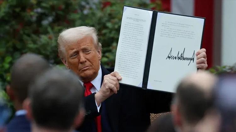ترامب يفرض رسوما جمركية 30% على الاتحاد الأوروبي والمكسيك