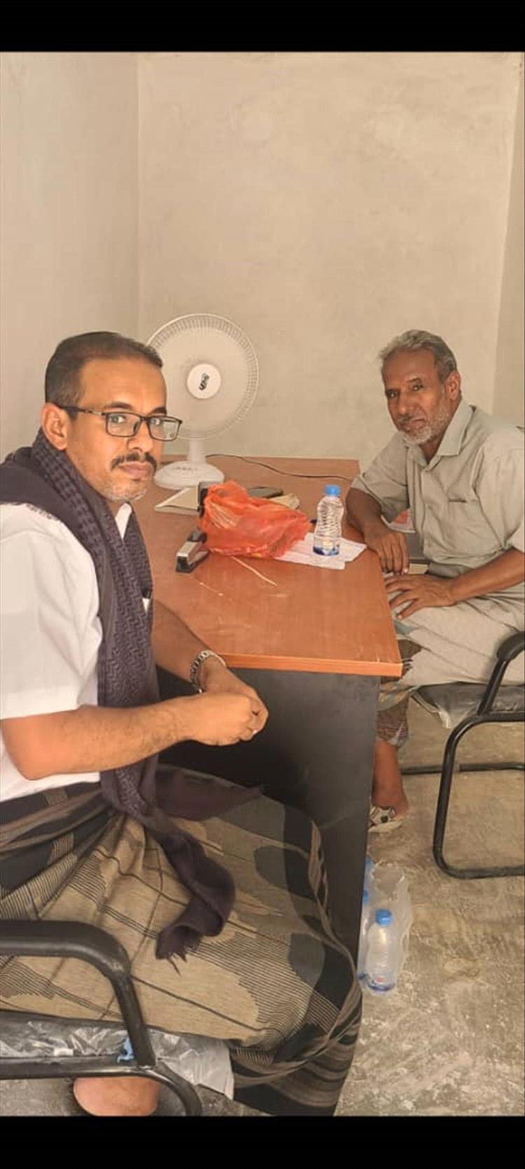 مدير مؤسسة المياه بمديرية القطن يدشن مكتب التحصيل بمنطقة العقاد