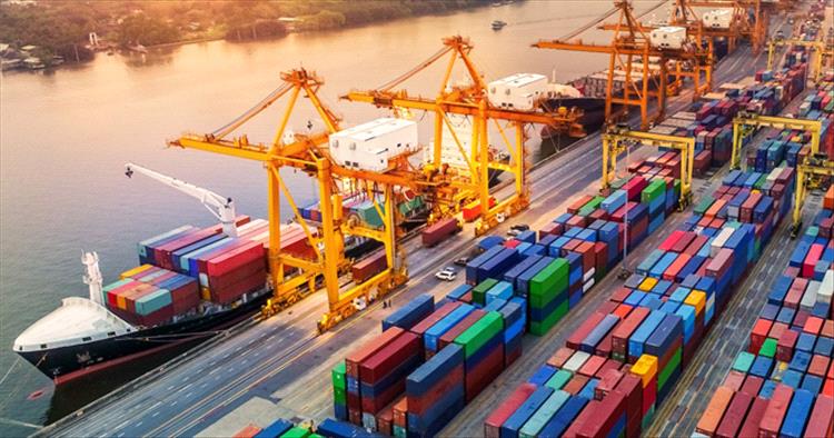 لويدز ليست: تهديدات الحوثيين لم توقف الملاحة في باب المندب والشركات تواصل العبور بوتيرة مستقرة