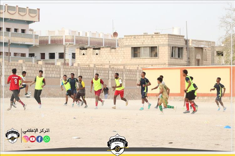 أهلي الغيل يجري حصة تدريبية مهمة تأهباً للمشاركة في بطولة كأس البلدة لكرة القدم
