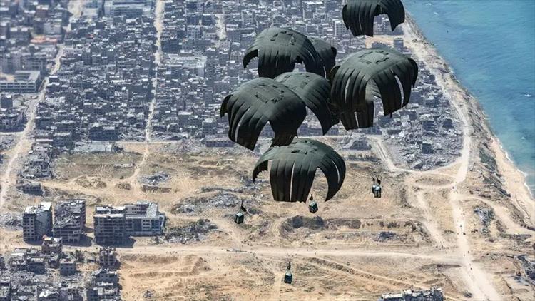 استئناف إسقاط المساعدات جواً على غزة.. وإسرائيل تقر هدنة مؤقتة وجزئية