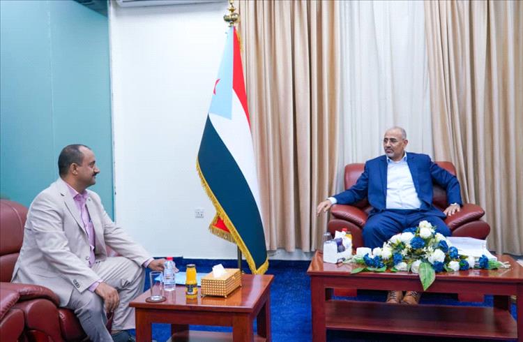 الزُبيدي يلتقي مدير عام مديرية قعطبة بكر  الشاعري