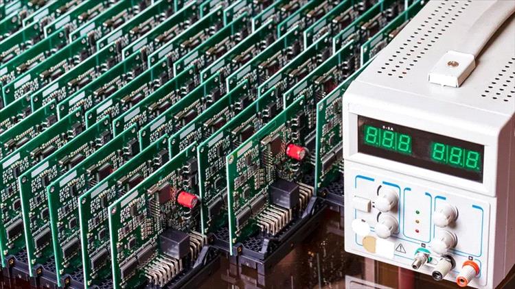 فيتنام.. الرابح المفاجئ في حرب الرقائق بين واشنطن وبكين