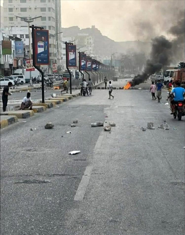 اتحاد نقابات عمال حضرموت يطلق صرخة تحذير: الانهيار الاقتصادي يهدد النسيج الاجتماعي والمواطن ضحية الفساد