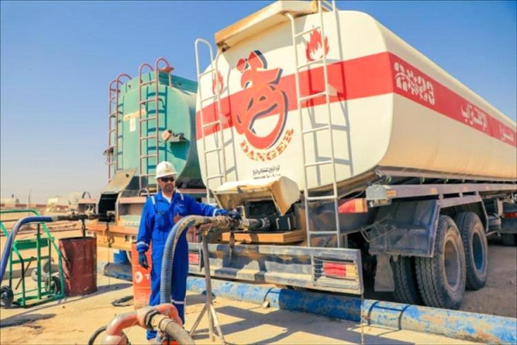 عودة الكهرباء في بعض أحياء المكلا بعد وصول الوقود