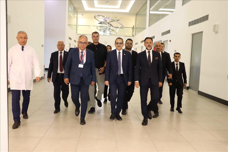 وزير الصحة يؤكد حرص الحكومة على تعزيز الشراكة مع تركيا في مجال تطوير التكنولوجيا الطبية