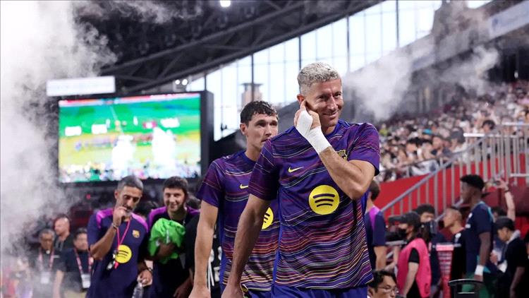 بديل أفريقي لليفاندوفسكي.. برشلونة يجهز خطة الرد على المفاجآت السعودية