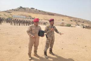 قائد الوية الدعم والاسناد يتفقد جاهزية اللواء الاول دعم واسناد في مديرية المحفد