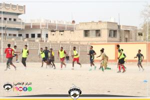 أهلي الغيل يجري حصة تدريبية مهمة تأهباً للمشاركة في بطولة كأس البلدة لكرة القدم