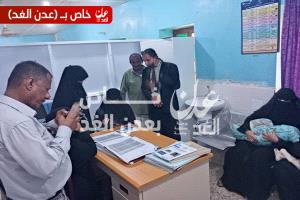منسق برنامج شلل الأطفال في وزارة الصحة يزور مديرية أحور للإشراف على فرق التطعيم