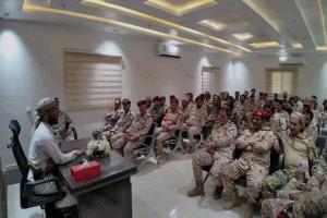 اللواء رداد الهاشمي يعقد لقاءً موسعًا مع قادة الألوية والكتائب في محوري البقع وكتاف لتعزيز التنسيق ورفع الجاهزية