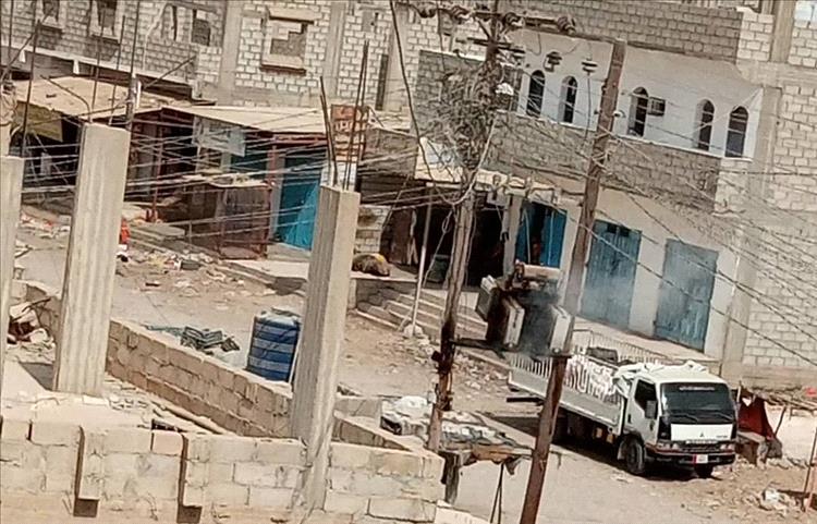 بعد أسبوعين من انقطاع الكهرباء.. أهالي السوق المركزي في عزان ميفعة يطالبون بسرعة إصلاح المحول