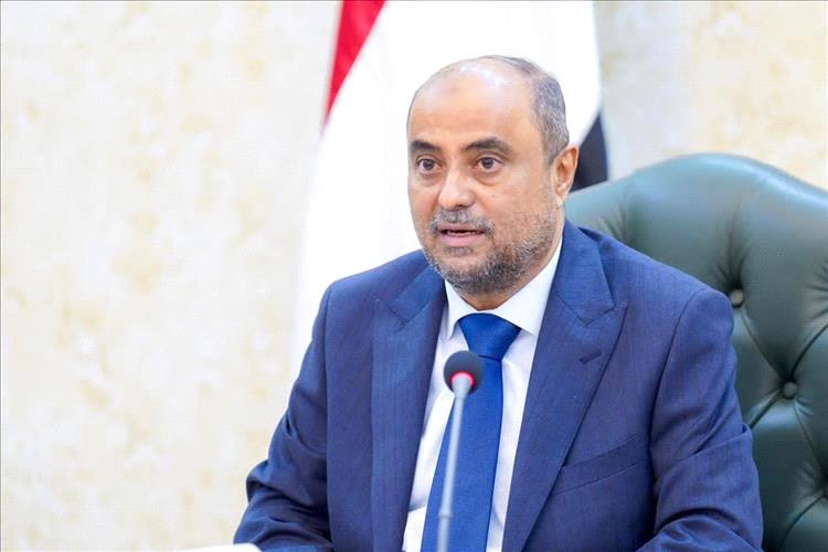 رئيس الوزراء يعزي بوفاة وكيل وزارة الشؤون الاجتماعية والعمل الأسبق